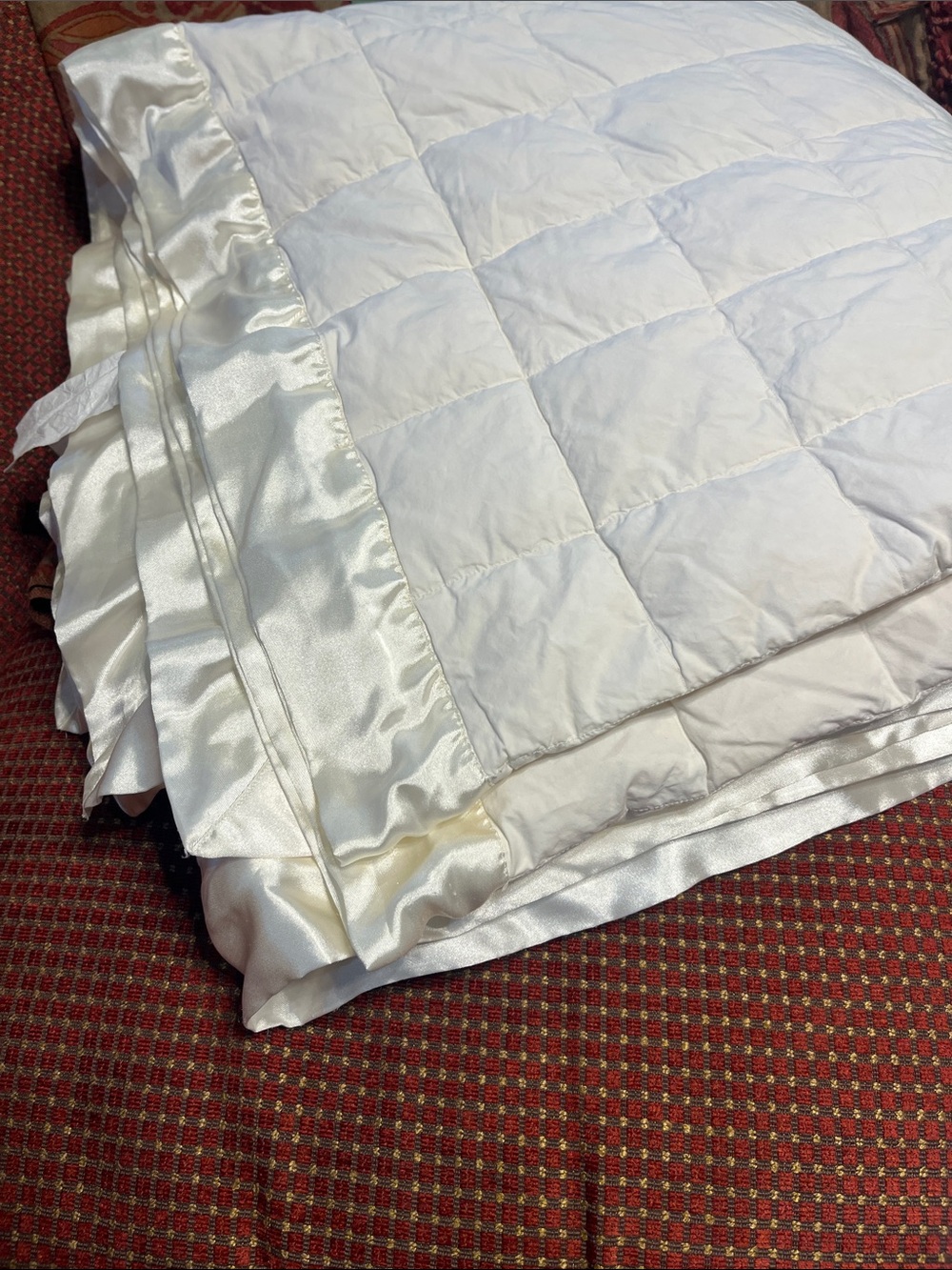 Vintage White Down and feather box stitch FULL bed comforter 3288